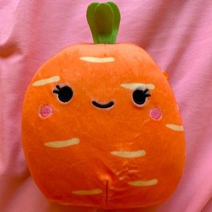 SOLD Caroleena Easter Carrot Squishmallow 4.5” NWT